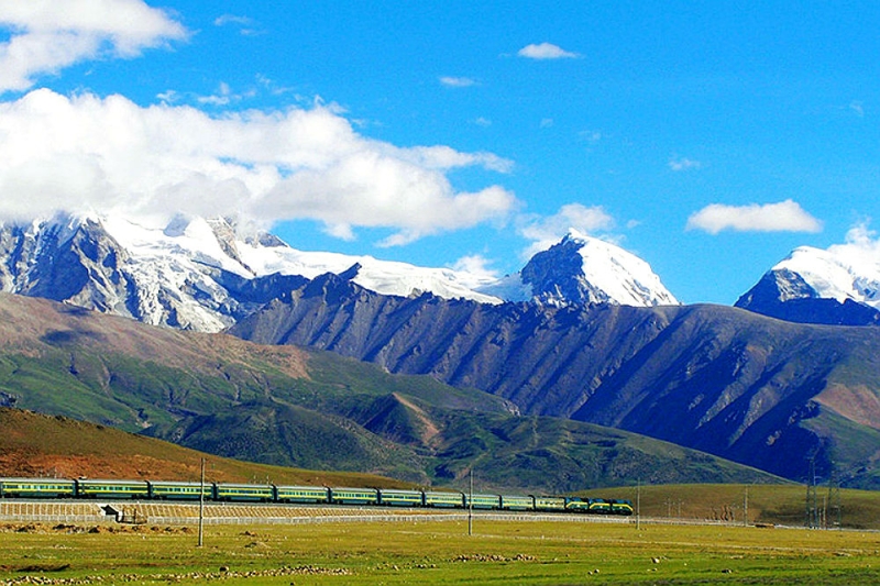 Around China by train: 5 unforgettable routes