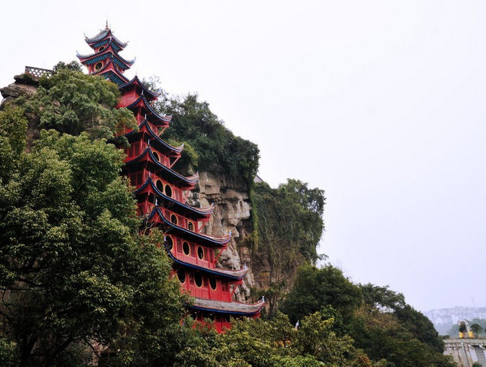 Chongqing and the surrounding area: what to see in the main city of Southern China?