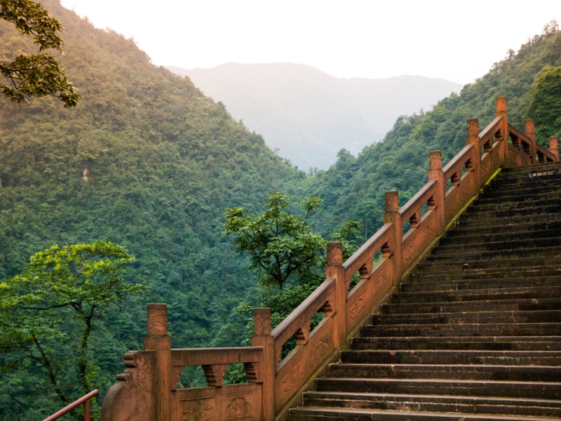 Diverse Sichuan: trekking, pandas and Buddhist shrines