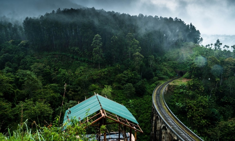 Four routes by train in Sri Lanka