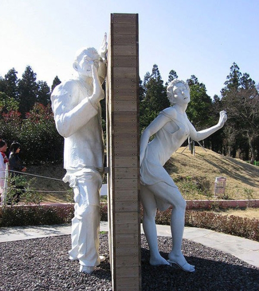 “Land of Love”: South Korean park with erotic sculptures