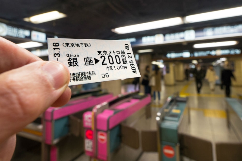 Subway in Tokyo: how not to get lost in the underground city