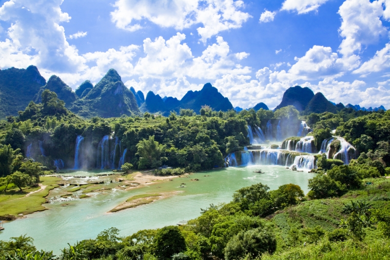 “Teapot Neck” and “Earth’s Milky Way”: the most beautiful waterfalls in China