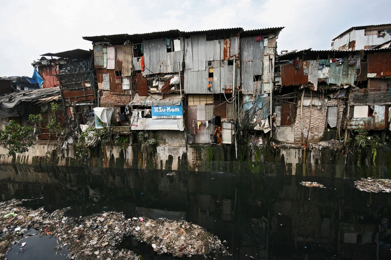 The largest slum in the world - Dharavi, Mumbai