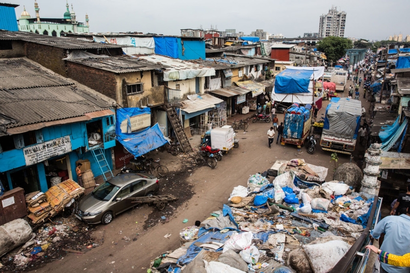 The largest slum in the world - Dharavi, Mumbai