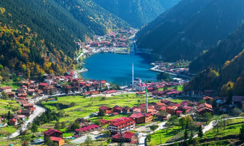 Trabzon: bazaars, mountain monasteries and parks