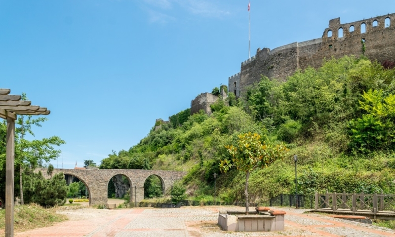 Trabzon: bazaars, mountain monasteries and parks