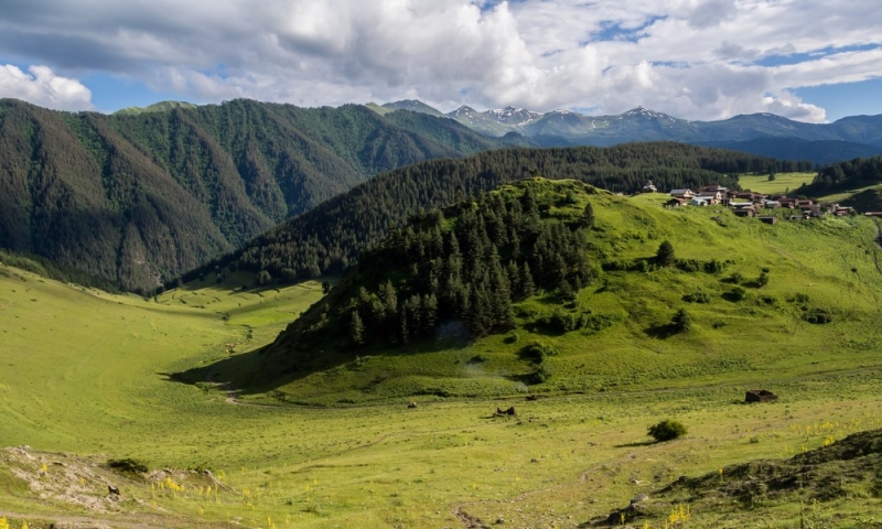 Tusheti: ancient towers, mountainous expanses and the most delicious khinkali in Georgia