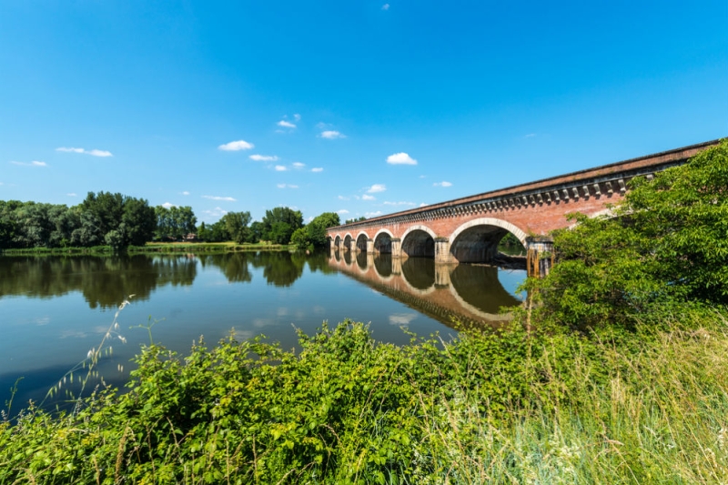 5 most beautiful cycling routes in France: castles, cliffs, palaces and the ocean coast