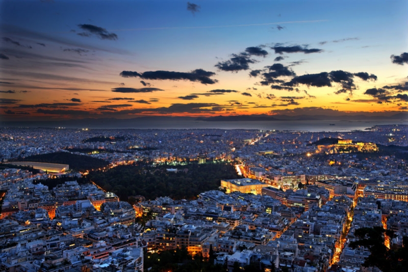 5 reasons to go to Athens during the velvet season