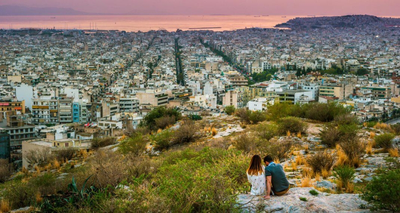 5 reasons to go to Athens during the velvet season