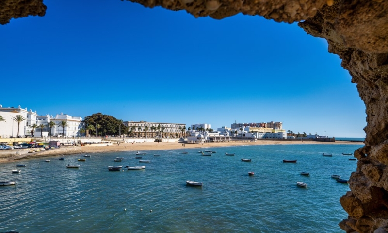 At the edge of the world: guide to Cadiz