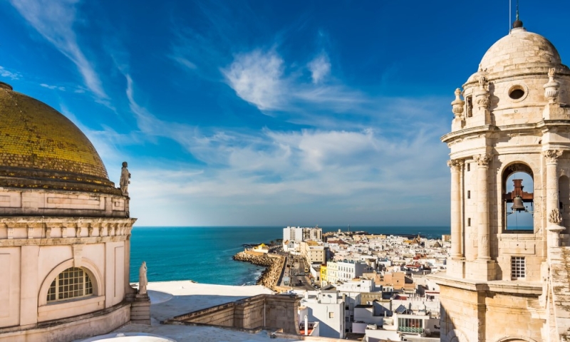 At the edge of the world: guide to Cadiz