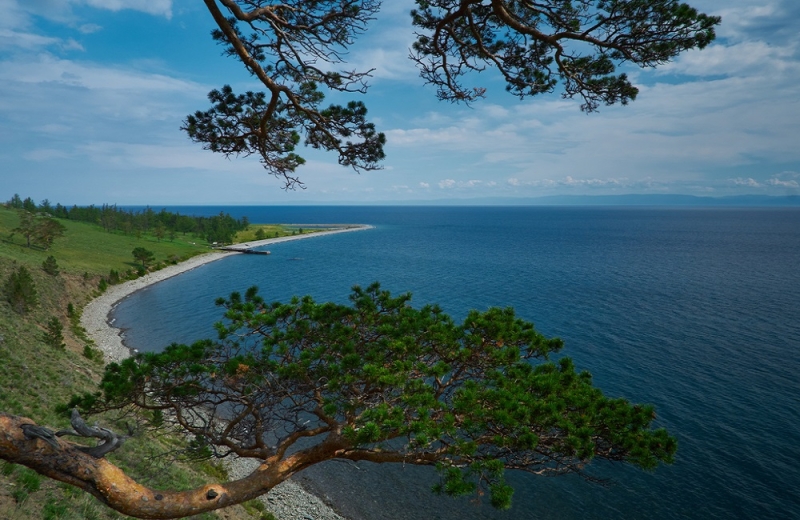 Backpack over your shoulders and forward: easy routes for meditative hikes