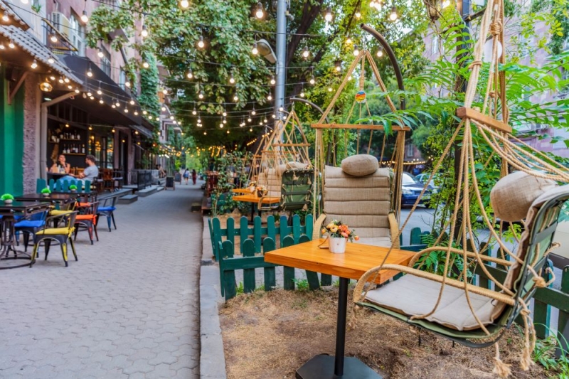 Following in the footsteps of local residents: the best cafes and bars in Yerevan