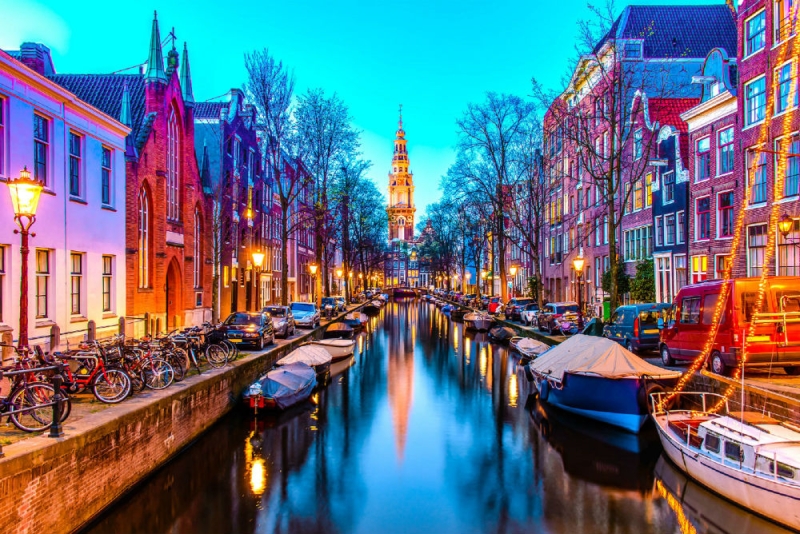 Free Amsterdam: concerts, excursions and floating markets