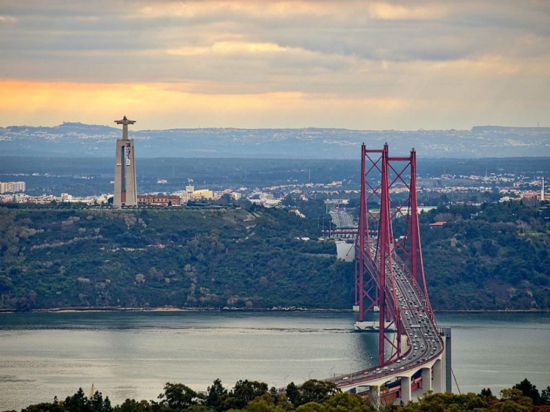 Free Lisbon and surroundings: bike rides, palace concerts and observation decks