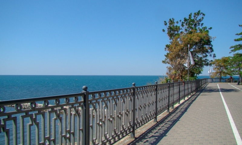 Guide to Anapa: lotuses, cypresses and vineyards