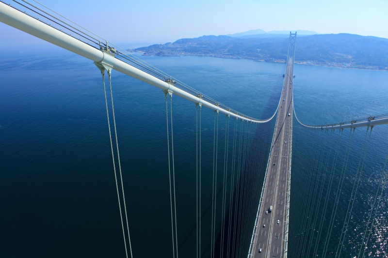 Japanese miracle: a suspension bridge capable of encircling the Earth 7 times