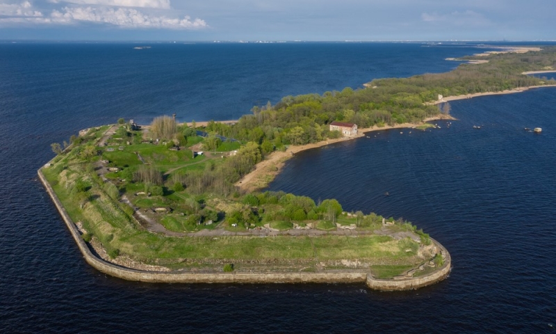 Kronstadt: what to do on the island of forts and ships