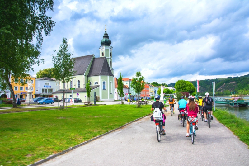 Medieval castles, the Tuscan Riviera and the Alps - the most beautiful cycling routes in Europe