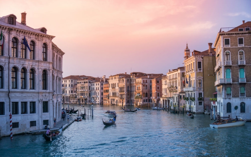 Non-tourist Venice: markets, bars, concerts and gardens that only Venetians know about