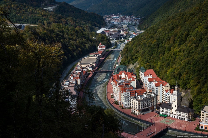 Road trip route from Sochi: gorges, waterfalls, boxwood groves and bungee jumping