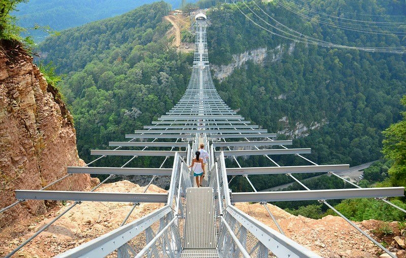 Road trip route from Sochi: gorges, waterfalls, boxwood groves and bungee jumping