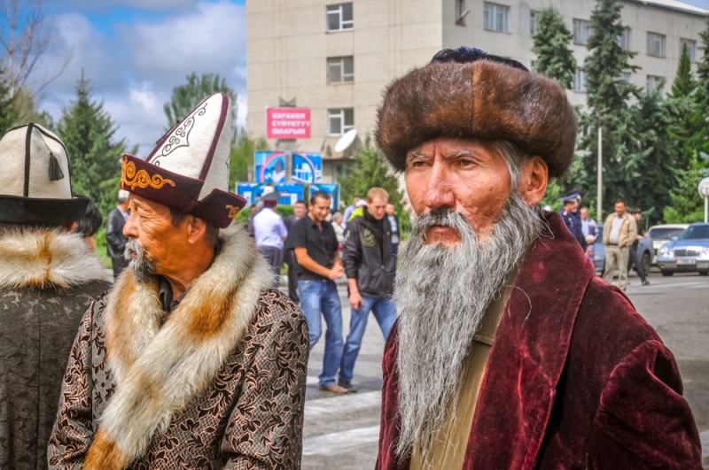 The beauty of Kyrgyzstan: the museum of petroglyphs, thermal springs and high-mountain pastures “jailoo”