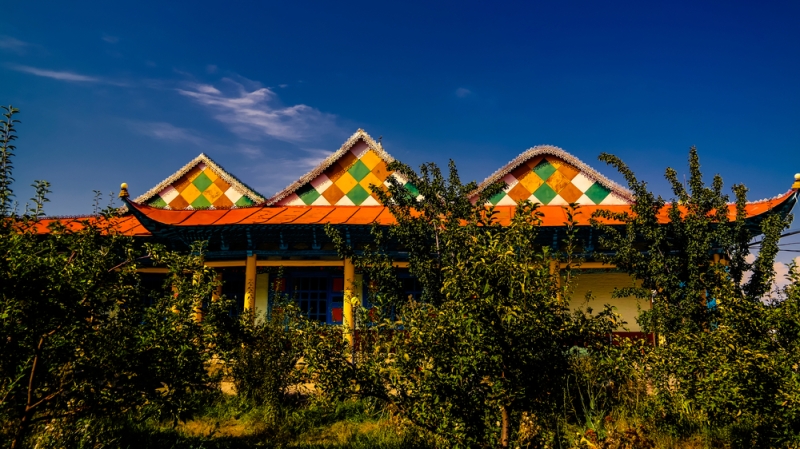 The beauty of Kyrgyzstan: the museum of petroglyphs, thermal springs and high-mountain pastures “jailoo”