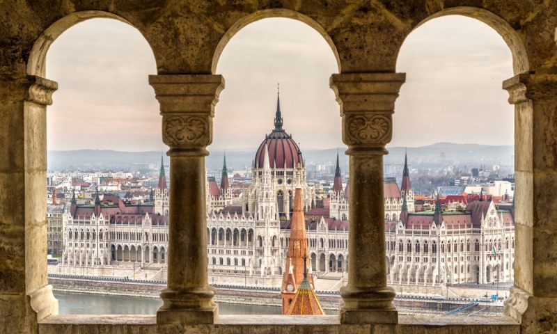 Transfer in Budapest: what to do in the city