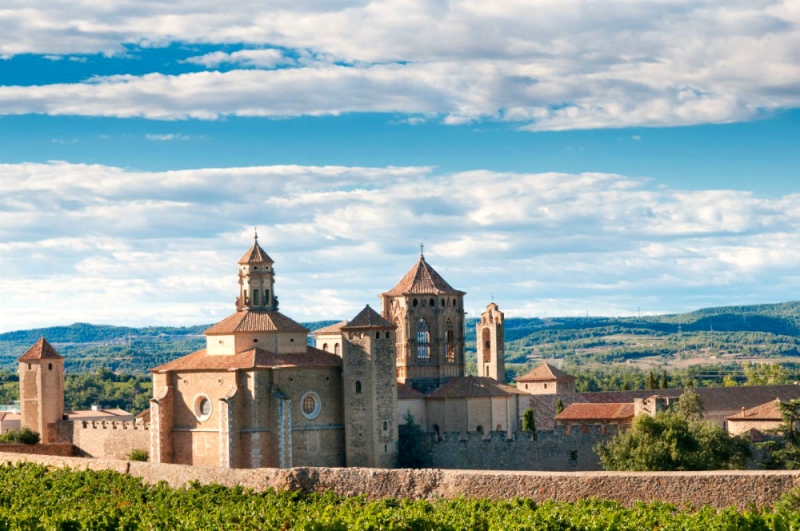 Travel route by car from Barcelona: Cistercian monasteries and wineries of Priorat