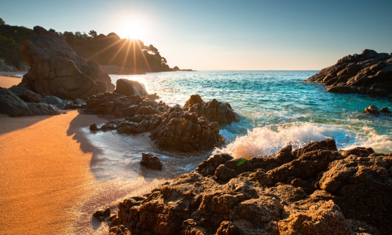 Waves, wind, sand: wild beaches of Spain