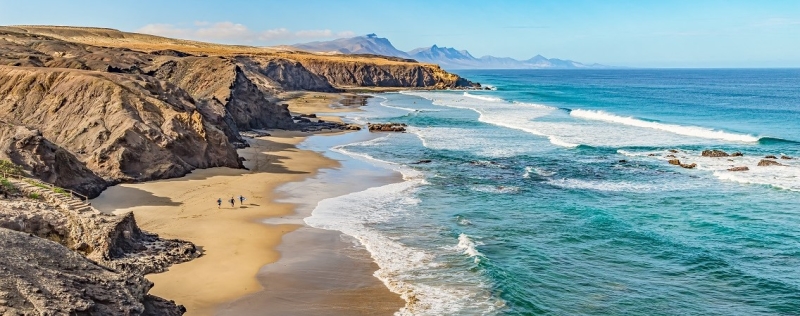 Waves, wind, sand: wild beaches of Spain