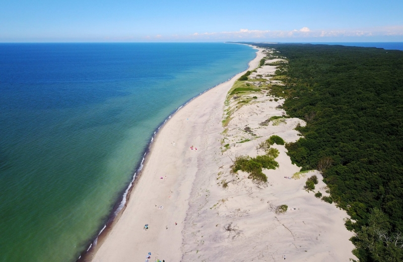 Where in Russia to sunbathe on dunes and dunes