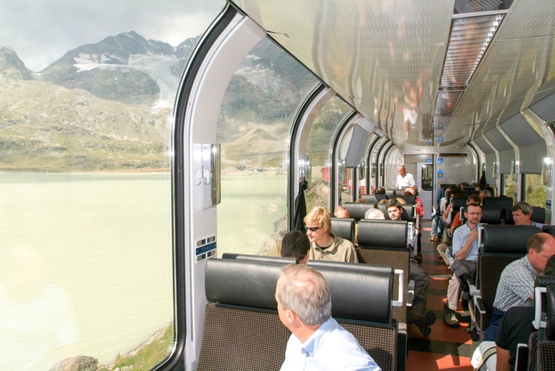 10 most beautiful train routes