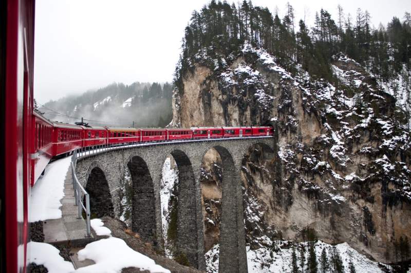 10 most beautiful train routes