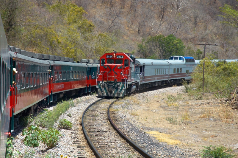 10 most beautiful train routes