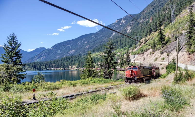 10 most beautiful train routes