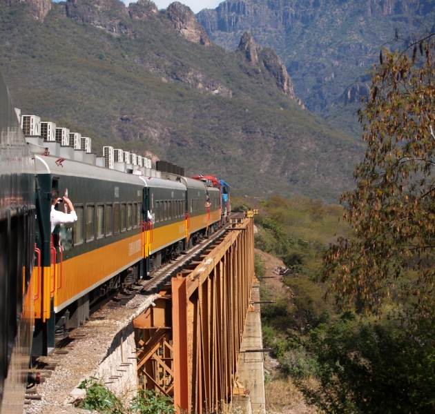 10 most beautiful train routes