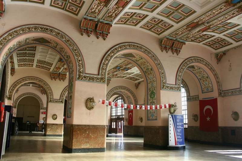 10 most beautiful train stations in the world