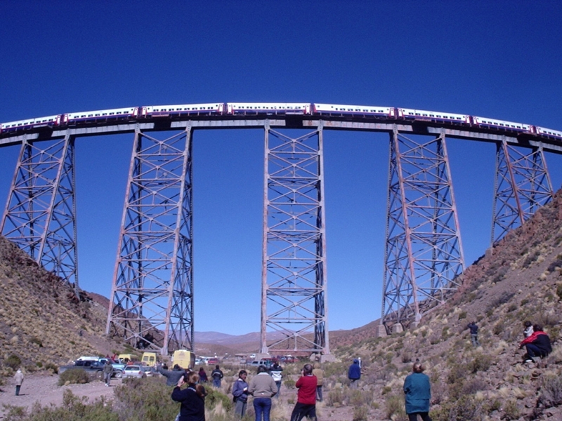 10 Scariest Train Routes in the World