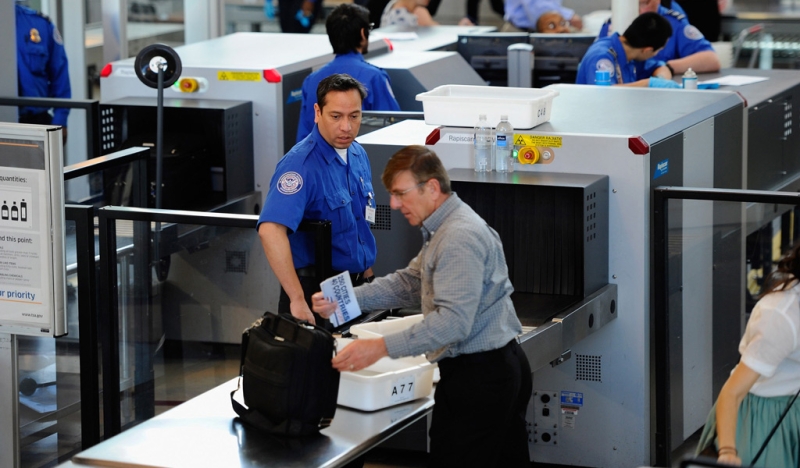 7 travel tips from airport workers