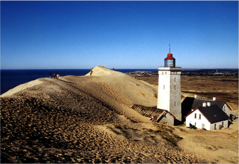 Keepers of the secrets of the seas: 5 lighthouses with an unusual history