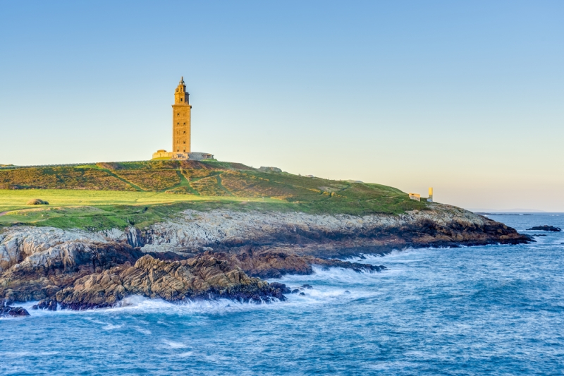 Keepers of the secrets of the seas: 5 lighthouses with an unusual history