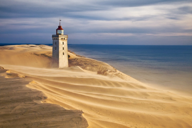 Keepers of the secrets of the seas: 5 lighthouses with an unusual history