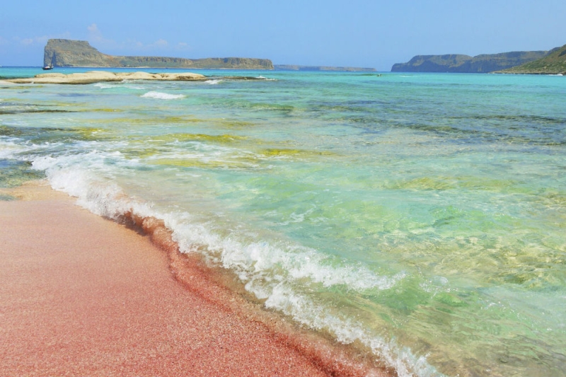 Like in dreams: 9 beaches of a delicate pink hue