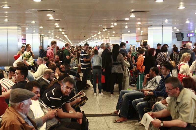 Overbooking: how not to get confused and fly on time