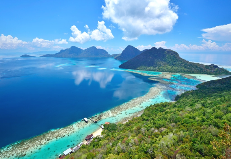 10 crystal clear beaches in the world