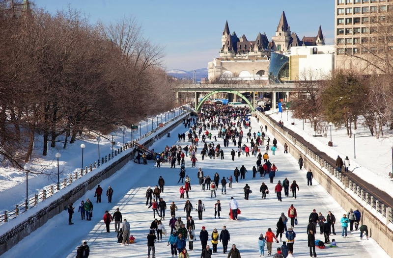 10 skating rinks worth visiting this winter